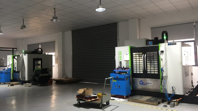 电子接插件级进模定制：揭秘定制报价单背后的关键因素