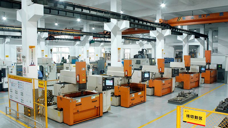 大型吹塑模具：揭秘其关键技术与选型要点